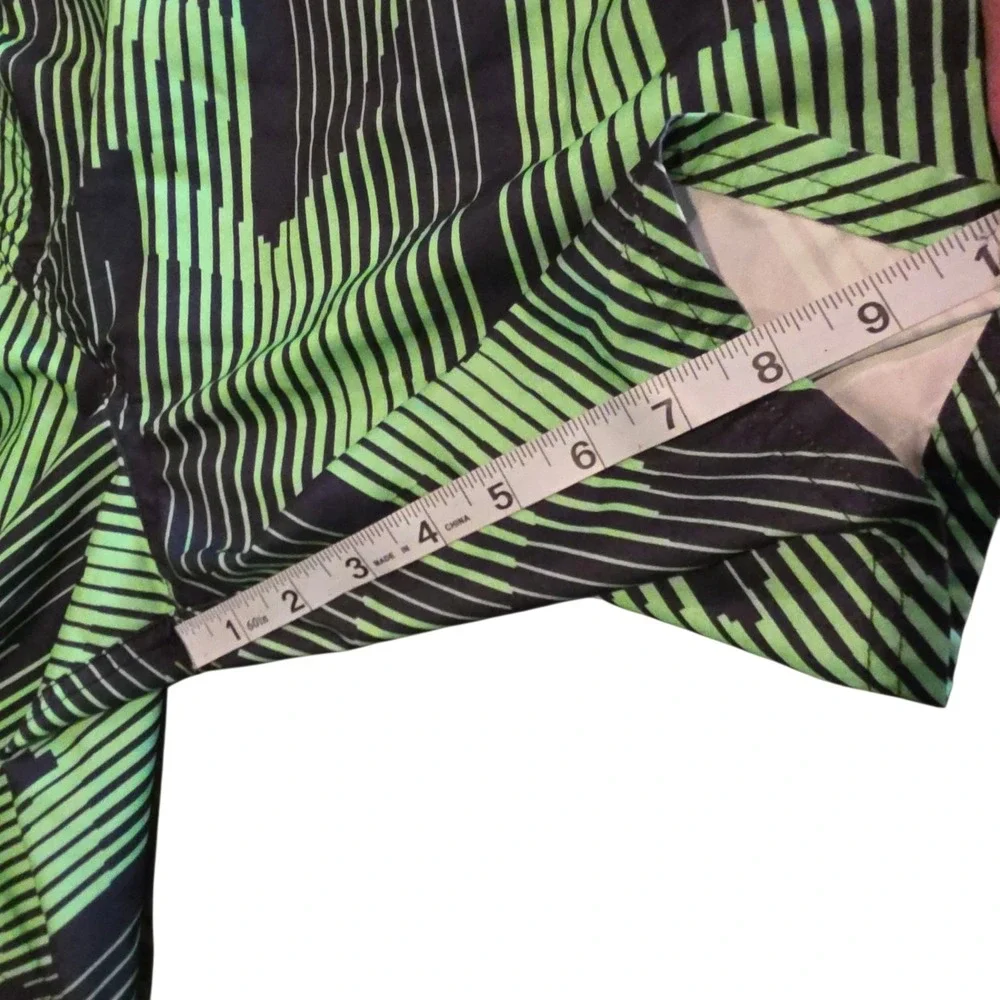 Nike Swim Trunks Green Black Striped Board Shorts Mesh Liner‎ Kids Boys Large